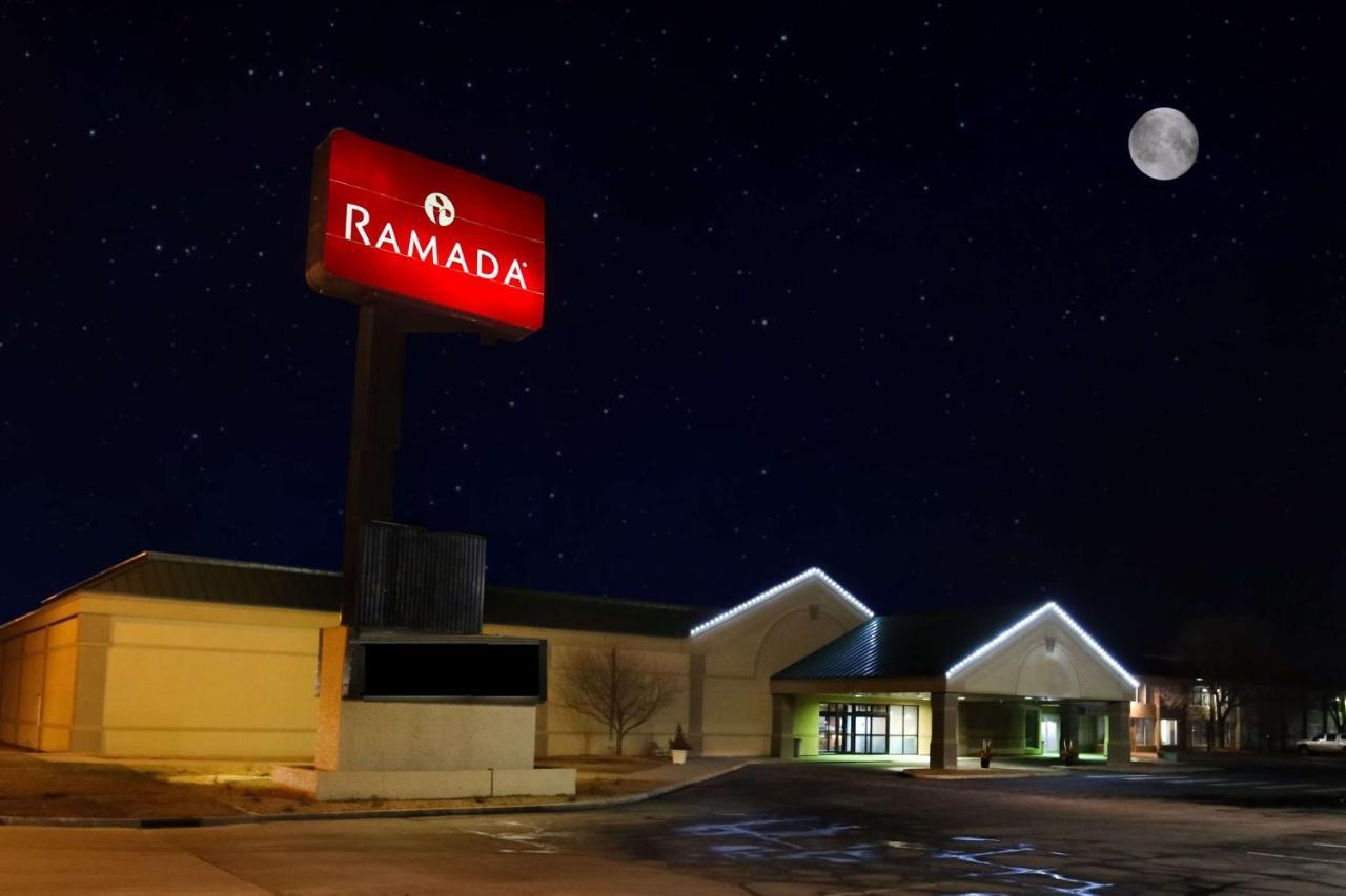 Ramada By Wyndham Mitchell Hotel & Conference Center Exterior photo